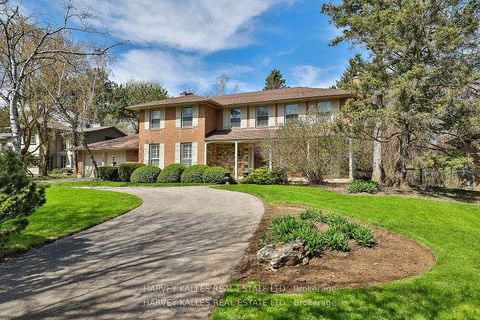 Photo 1 at 38 Fifeshire Road, Windfields, Toronto