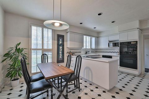 Photo 9 at 38 Fifeshire Road, Windfields, Toronto