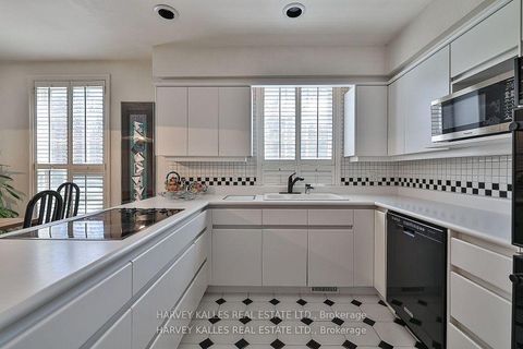 Photo 10 at 38 Fifeshire Road, Windfields, Toronto