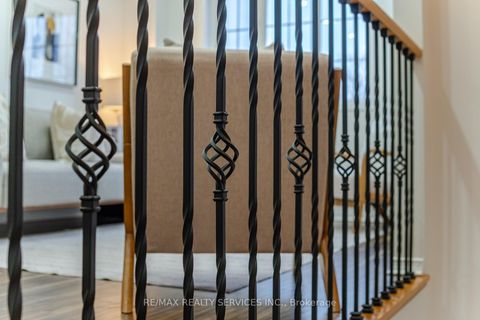 Photo 7 at 138 Parktree Drive, Maple, Vaughan