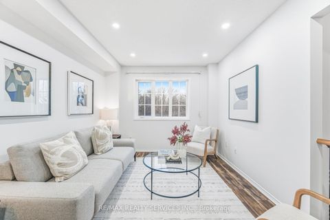 Photo 10 at 138 Parktree Drive, Maple, Vaughan