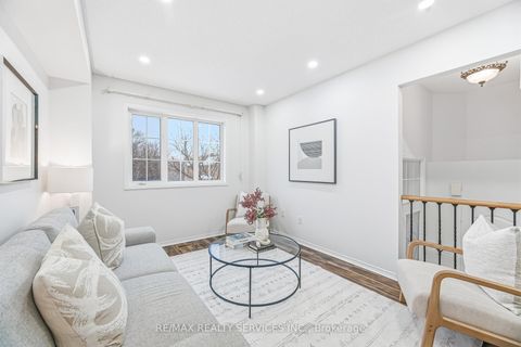 Photo 11 at 138 Parktree Drive, Maple, Vaughan