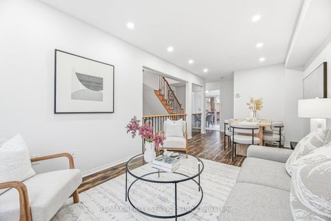 Photo 12 at 138 Parktree Drive, Maple, Vaughan