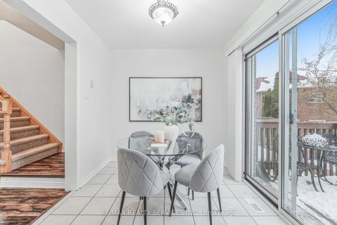 Photo 13 at 138 Parktree Drive, Maple, Vaughan