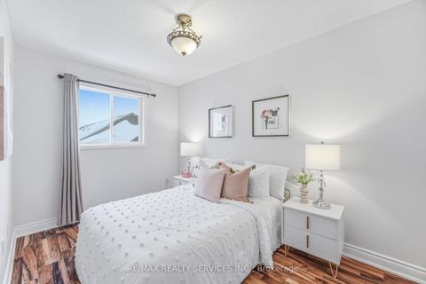 Photo 22 at 138 Parktree Drive, Maple, Vaughan