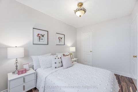 Photo 23 at 138 Parktree Drive, Maple, Vaughan