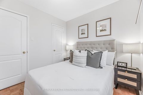 Photo 25 at 138 Parktree Drive, Maple, Vaughan