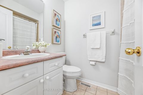 Photo 26 at 138 Parktree Drive, Maple, Vaughan