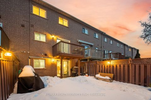 Photo 37 at 138 Parktree Drive, Maple, Vaughan