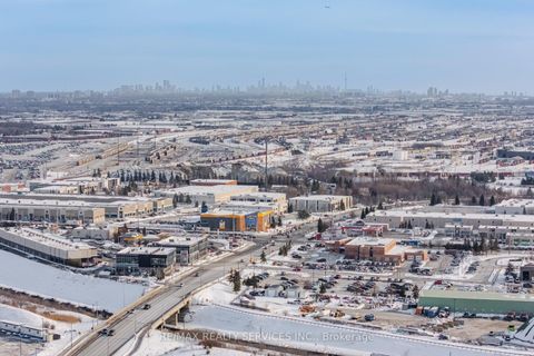 Photo 43 at 138 Parktree Drive, Maple, Vaughan