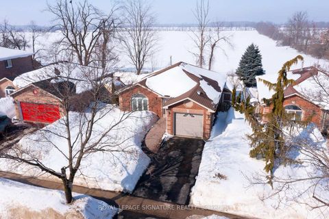 Photo 1 at 110 Hanmer Street W, West Bayfield, Barrie