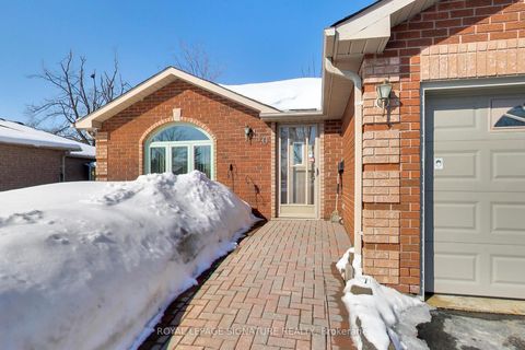 Photo 2 at 110 Hanmer Street W, West Bayfield, Barrie
