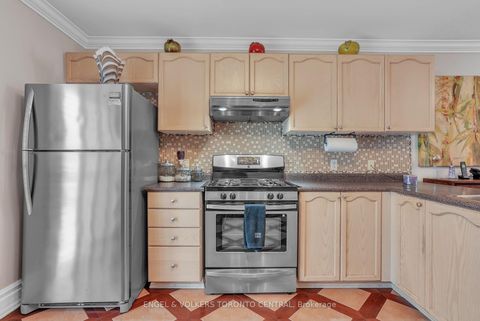 Photo 13 at 239 Country Lane, Painswick South, Barrie