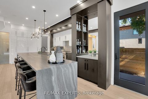 Photo 10 at 7 Woodvalley Drive, Humber Valley, Toronto