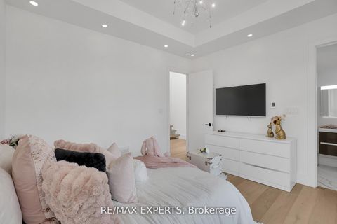 Photo 21 at 7 Woodvalley Drive, Humber Valley, Toronto