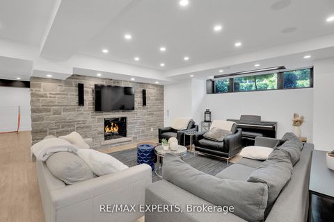 Photo 31 at 7 Woodvalley Drive, Humber Valley, Toronto