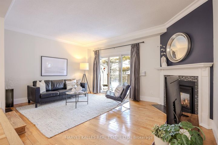 Photo 7 at 50 - 1060 Walden Circle, Clarkson, Mississauga