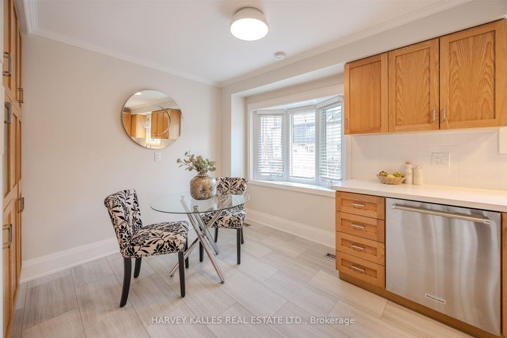 Photo 17 at 50 - 1060 Walden Circle, Clarkson, Mississauga