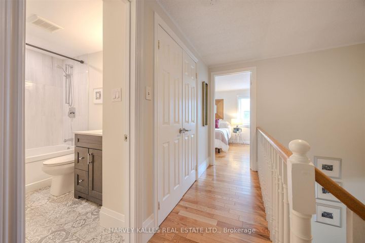 Photo 23 at 50 - 1060 Walden Circle, Clarkson, Mississauga