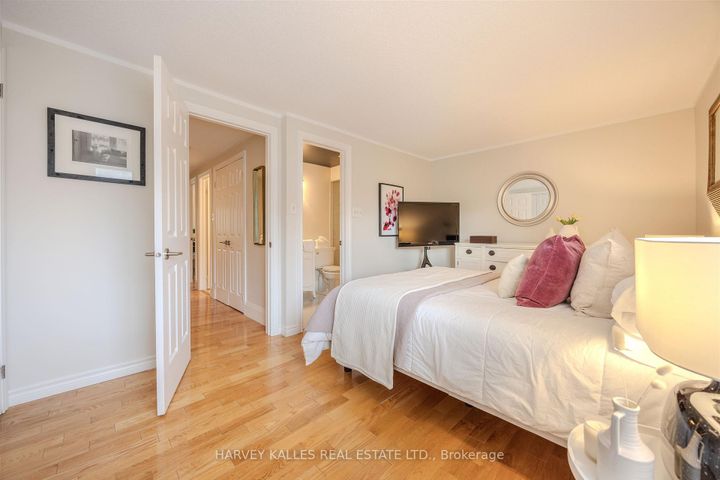 Photo 26 at 50 - 1060 Walden Circle, Clarkson, Mississauga