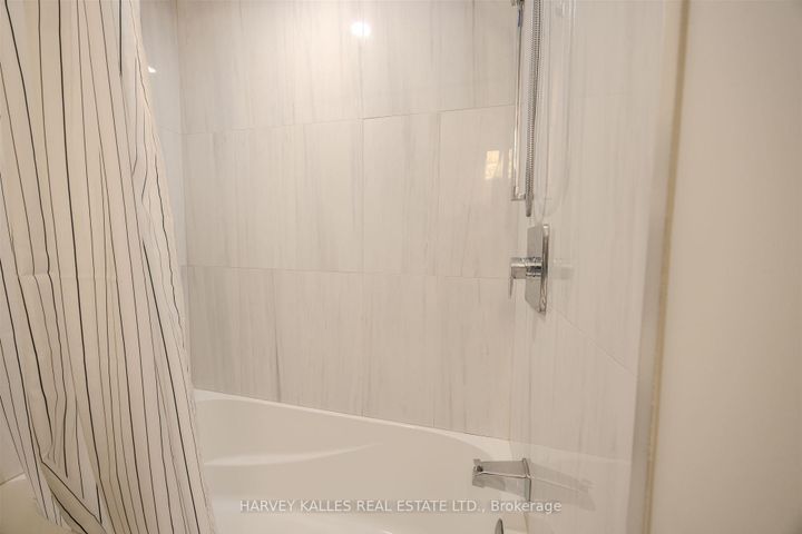 Photo 33 at 50 - 1060 Walden Circle, Clarkson, Mississauga