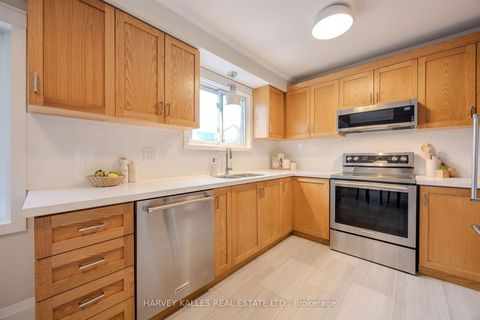 Photo 16 at 50 - 1060 Walden Circle, Clarkson, Mississauga