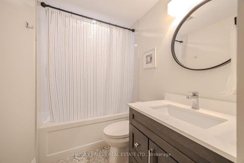 Photo 32 at 50 - 1060 Walden Circle, Clarkson, Mississauga