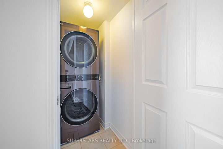 Photo 14 at 713 - 18 Kenaston Gardens, Bayview Village, Toronto