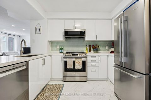 Photo 6 at 906 - 75 Weldrick Road E, Observatory, Richmond Hill