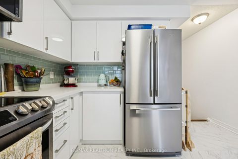 Photo 9 at 906 - 75 Weldrick Road E, Observatory, Richmond Hill