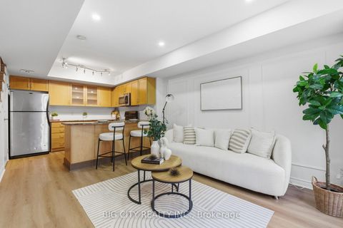 Photo 11 at 640 - 38 Western Battery Road, Niagara, Toronto