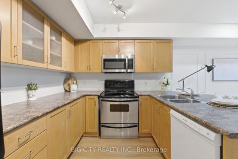 Photo 16 at 640 - 38 Western Battery Road, Niagara, Toronto