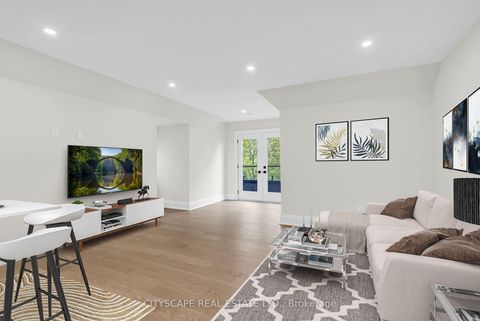 Photo 32 at 140 Hillmount Avenue, Lawrence, Toronto