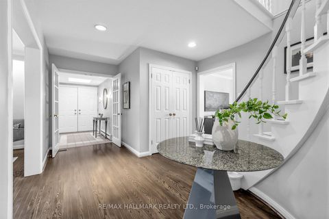 Photo 1 at 35 Elliotwood Court, Windfields, Toronto