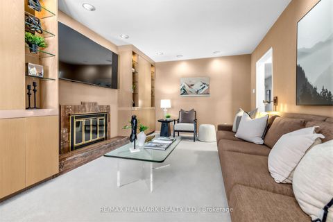 Photo 9 at 35 Elliotwood Court, Windfields, Toronto