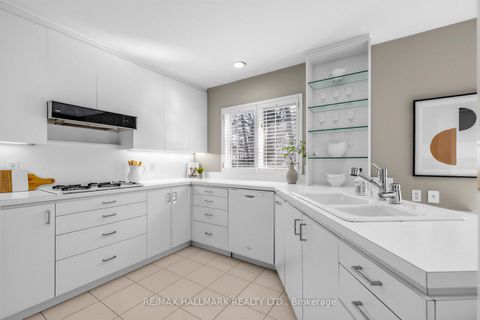 Photo 11 at 35 Elliotwood Court, Windfields, Toronto