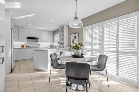 Photo 14 at 35 Elliotwood Court, Windfields, Toronto