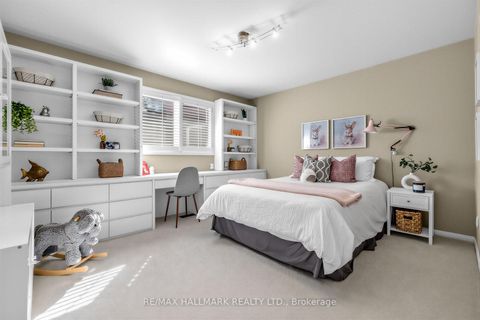 Photo 19 at 35 Elliotwood Court, Windfields, Toronto