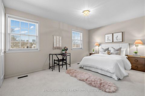 Photo 20 at 35 Elliotwood Court, Windfields, Toronto