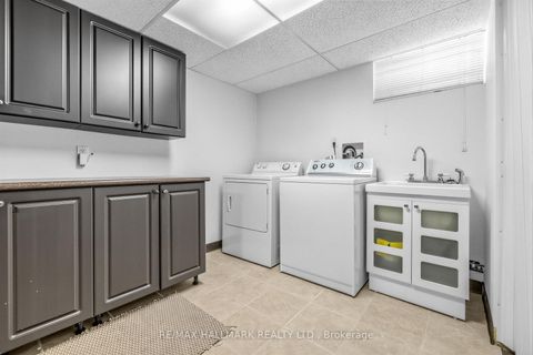 Photo 28 at 35 Elliotwood Court, Windfields, Toronto