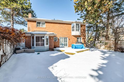 Photo 29 at 35 Elliotwood Court, Windfields, Toronto
