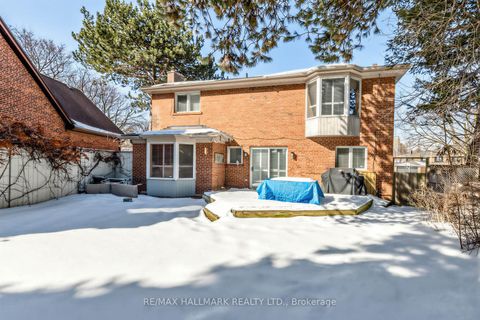 Photo 30 at 35 Elliotwood Court, Windfields, Toronto