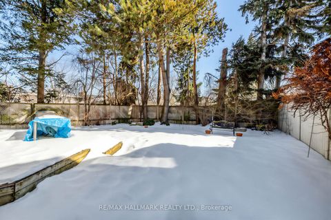 Photo 31 at 35 Elliotwood Court, Windfields, Toronto