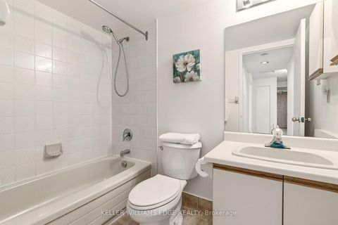 Photo 17 at 1102 - 5 Kenneth Avenue, Willowdale East, Toronto