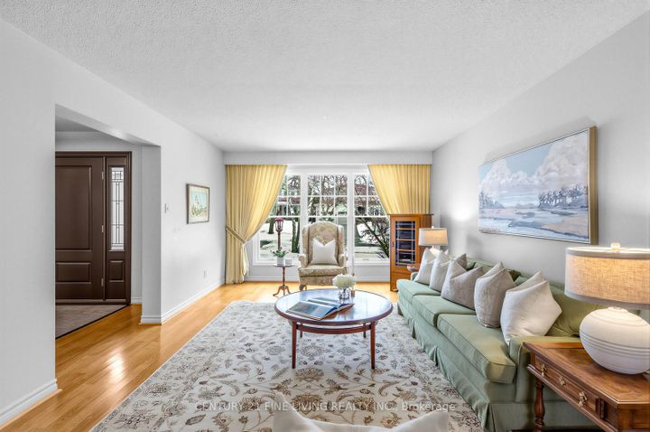 Photo 5 at 1062 Saginaw Crescent, Lorne Park, Mississauga