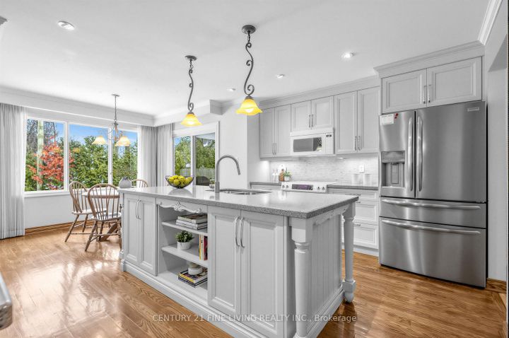 Photo 7 at 1062 Saginaw Crescent, Lorne Park, Mississauga