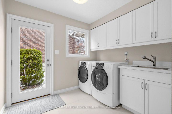 Photo 15 at 1062 Saginaw Crescent, Lorne Park, Mississauga