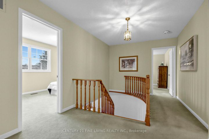 Photo 16 at 1062 Saginaw Crescent, Lorne Park, Mississauga