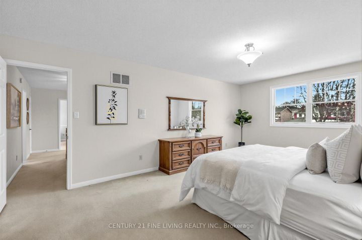 Photo 19 at 1062 Saginaw Crescent, Lorne Park, Mississauga