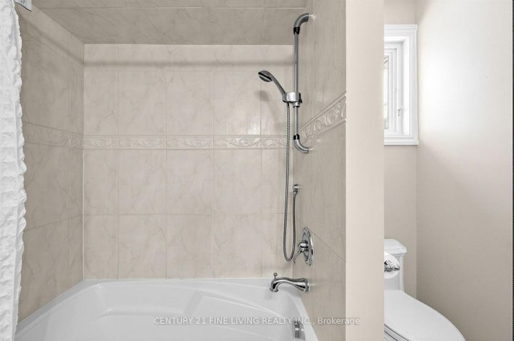 Photo 24 at 1062 Saginaw Crescent, Lorne Park, Mississauga